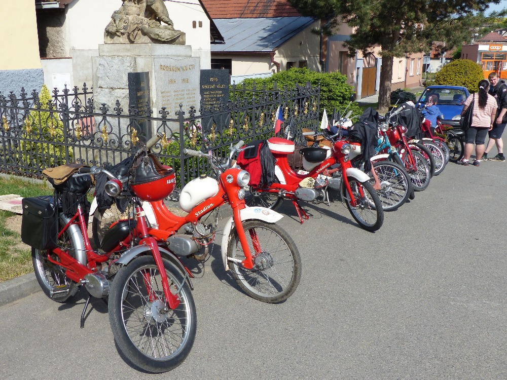 Moped team Praskolesy