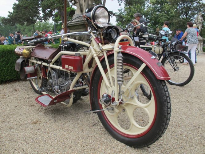 výstava veteránů Dobřichovice pod zámkem